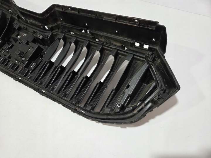 SKODA SUPERB IV GRILLE CALANDRE 3P0853653A PJ-074
