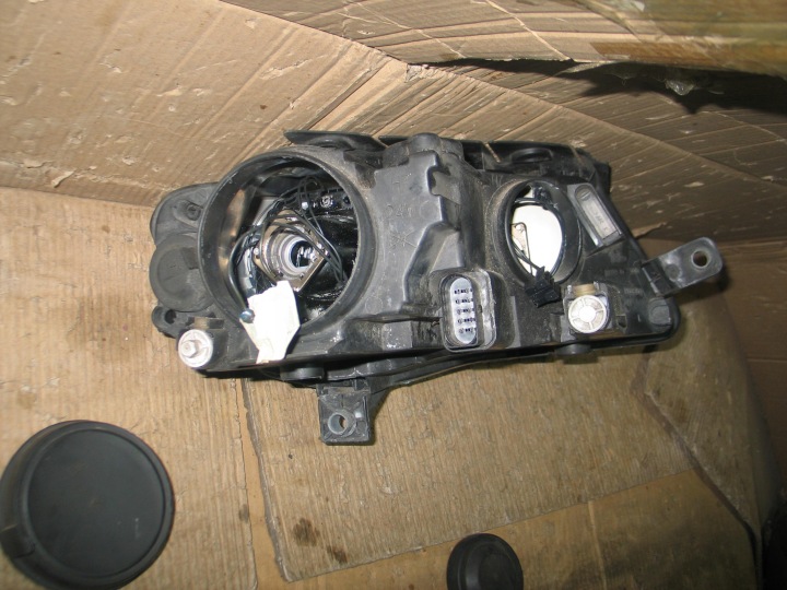 PHARE AVANT VW PASSAT B6 05-10R. 3C0941005S EUROPE