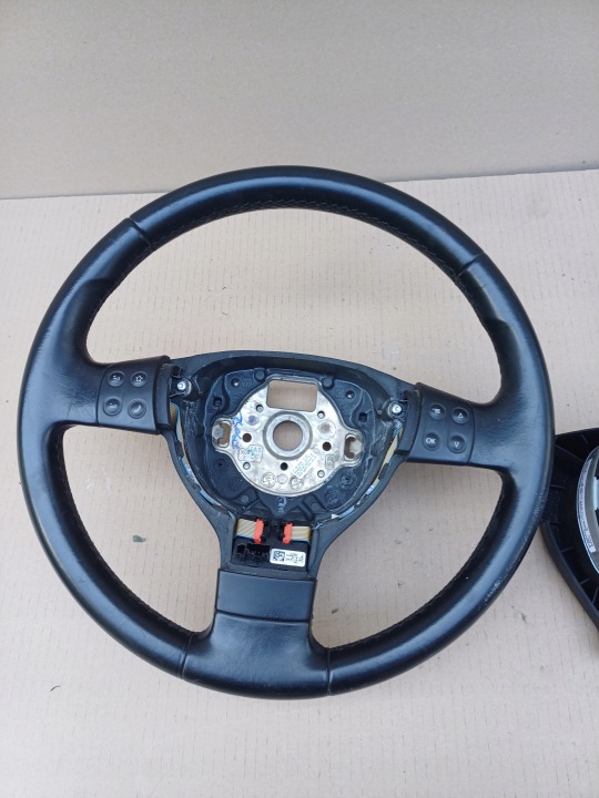 VOLANT CUIR MULTIFONCTION VW PASSAT B6 NR. 3C0419091R