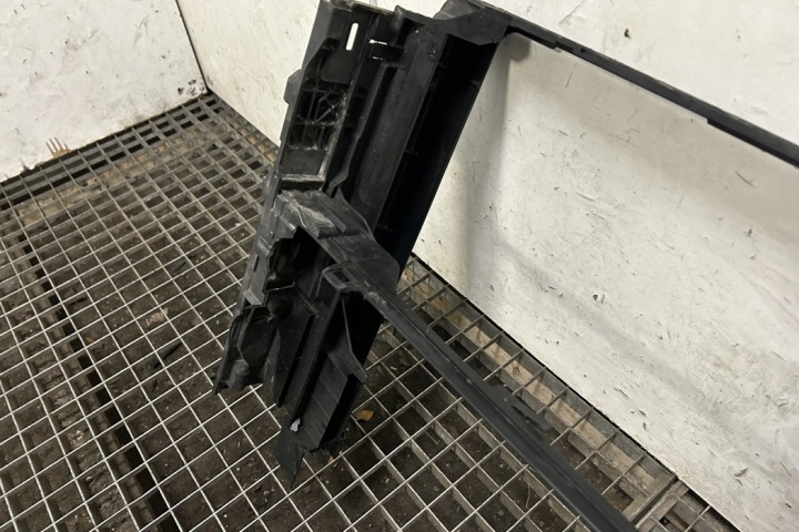 FIXATION RADIATEUR BMW 5 (F10) 7804617 2.0L DIESEL 135KW 2014