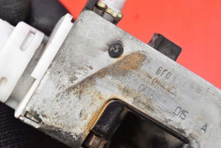 SERRURE DE PORTE GAUCHE AVANT AVANT EUROPE AUDI 8L 3D HAYON 96-00