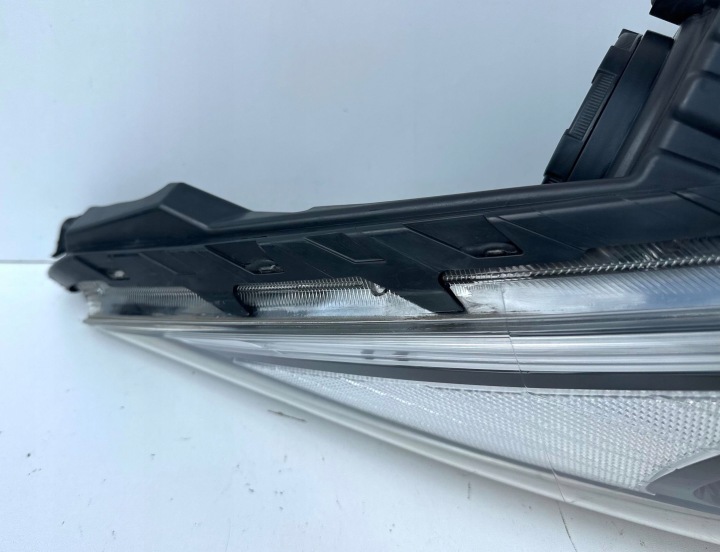 PROJECTEUR GAUCHE CÔTÉ KIA NIRO 92101G5