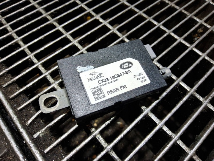 AMPLIFICATEUR D'ANTENNE JAGUAR XF X250 CX2318C847BA