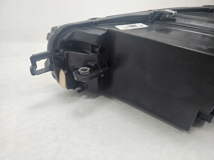 VOLKSWAGEN PASSAT B9 2023 PHARE REFLEKOTR COMPLET LED AVANT DROIT 3J1941006