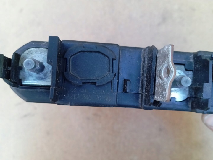 MODULE DISTRIBUTEUR FUSIBLE MERCEDES W212