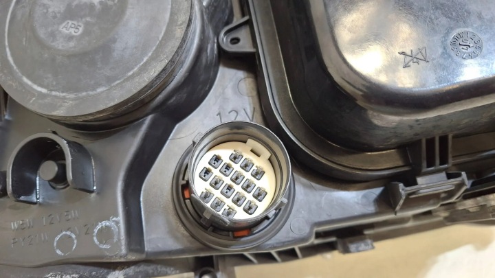 PHARE AVANT AVANT GAUCHE LAND ROVER FREELANDER II XÉNON 6H52-13W030-HC