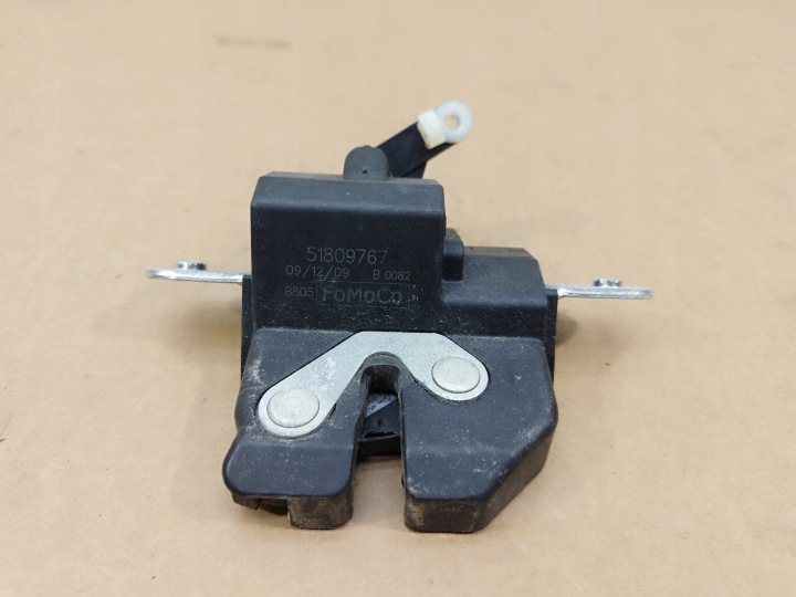 SERRURE COUVERCLES DE COFFRE ARRIÈRE COUVERCLES DE COFFRE FORD KA MK2 II ANNÉE 2008-2016 51809767