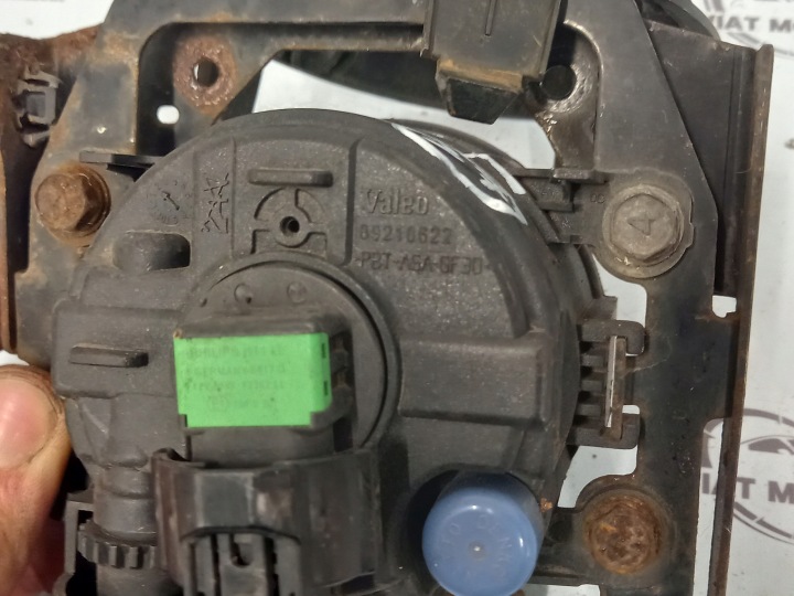 OUTLANDER II 08R PHARES ANTIBROUILLARD GAUCHE 89203951