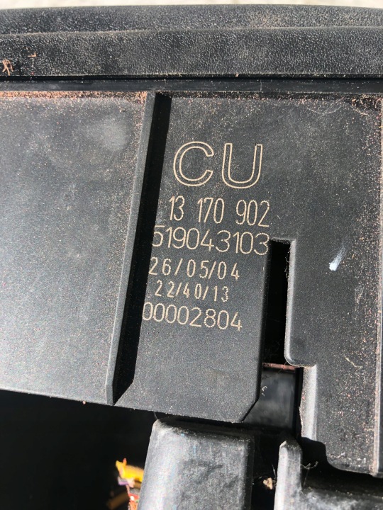 BOÎTE FUSIBLES OPEL SIGNUM 13170902