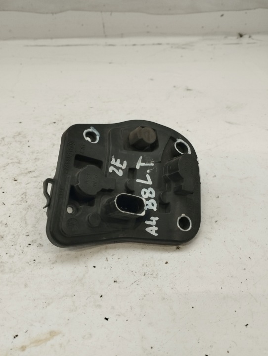 AUDI A4 B8 DOUILLE D'AMPOULE GAUCHE ARRIÈRE 166963