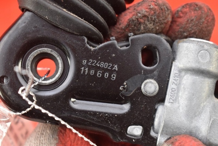 TENDEUR AGRAFE COURROIE DROIT AVANT 615796400C BMW F10 F11 09-13