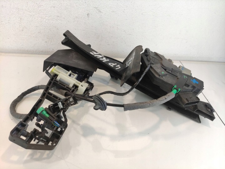 FORD FOCUS MK3 SERRURE DE PORTE DROIT AVANT BM5AA21812BH