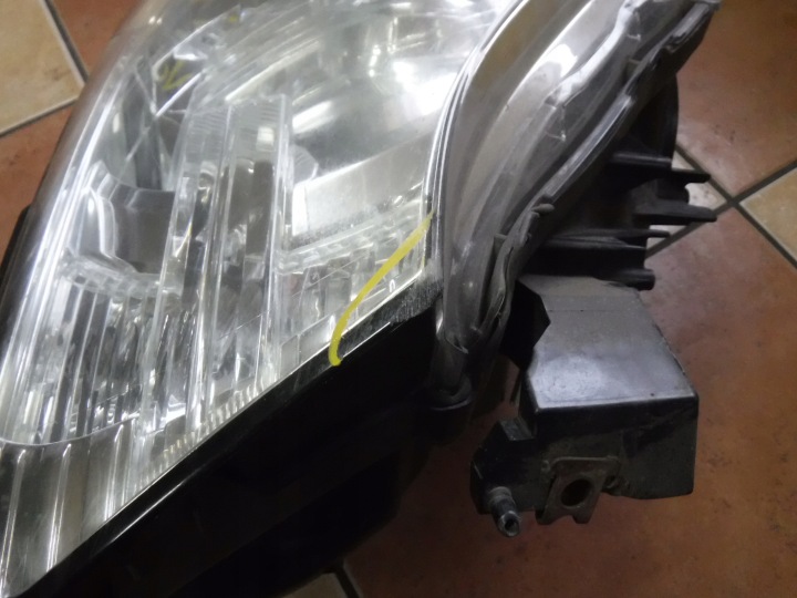 PROJECTEUR AVANT DROIT MITSUBISHI PAJERO 07