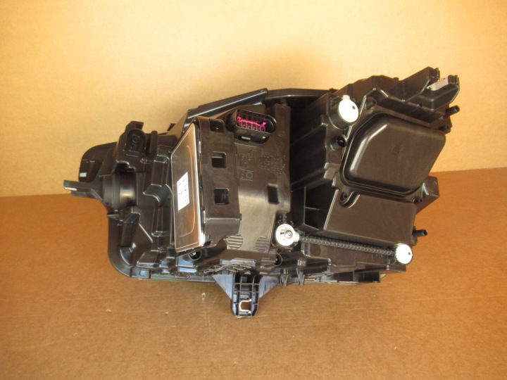 AUDI A6 E-TRON PHARE AVANT AVANT COMPLET LED MATRIX DROITE 85E941040AF NEUF
