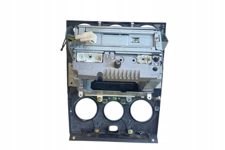 RADIO AVEC NAVIGATION MAZDA 6 BERLINE COMPACTE (GH) FF011068B 2.0L DIESEL 120KW 2005