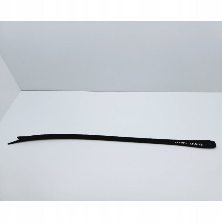 MOULURE PARE-BRISE GAUCHE AVANT OPEL CORSA C 5D HAYON 013106281 NR233