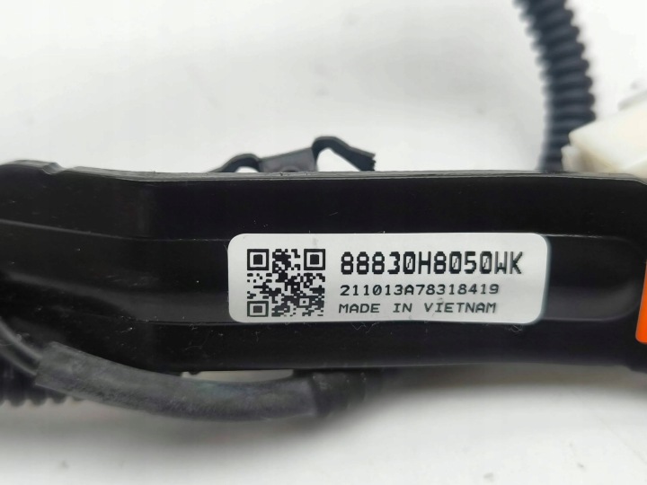 KIA STONIC AGRAFE PANNEAU AVANT 2022 88830H8050WK