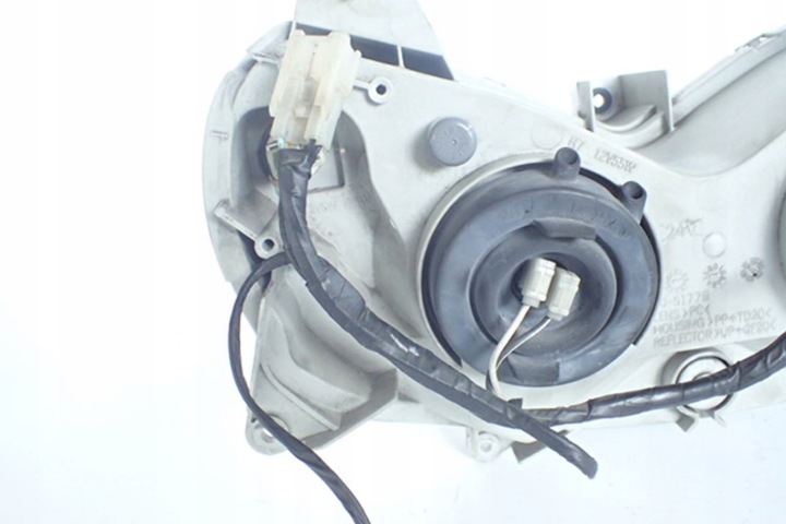SUZUKI BURGMAN 125 200 K7 07-13 PHARE AVANT PROJECTEUR