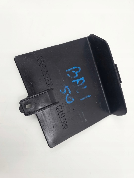 HONDA BALI 50 COUVERCLE CLAPET BOUCHON REMPLISSAGE PROTECTION PLASTIQUE BATTERIE