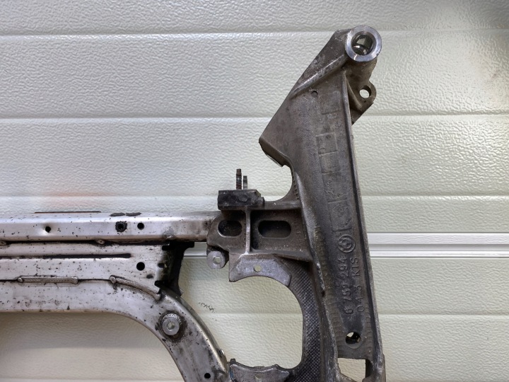 BMW E65 CHÂSSIS CHÂSSIS POUTRE BERCEAU SOUS MOTEUR TRAVERSE SUSPENSION AVANT