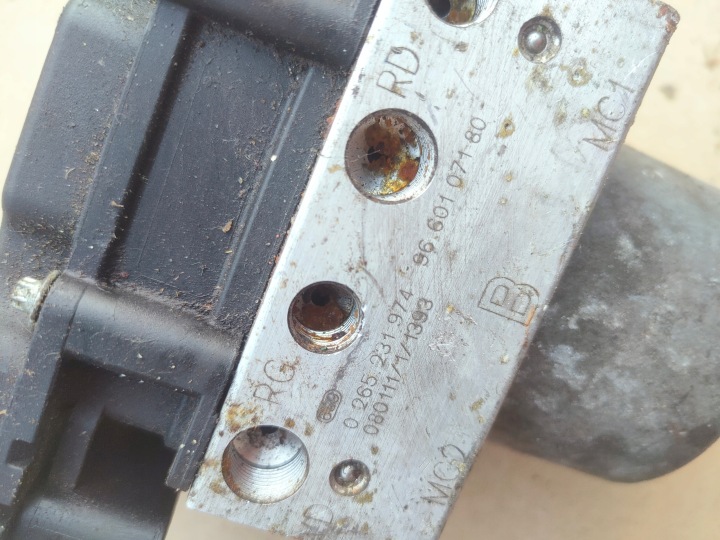 CITROEN BERLINGO III PARTENAIRE POMPE ABS 0265231974