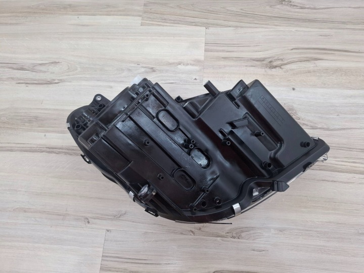 LAMPA,REFLEKTOR GAUCHE AVANT MERCEDES-BENZ CLS C219 A2198204161, BI-XENON.