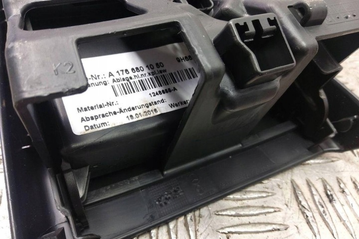 ARRIÈRE GRILLE VENTILATION MERCEDES-BENZ A (W176) A1766801050 2.14L DIESEL