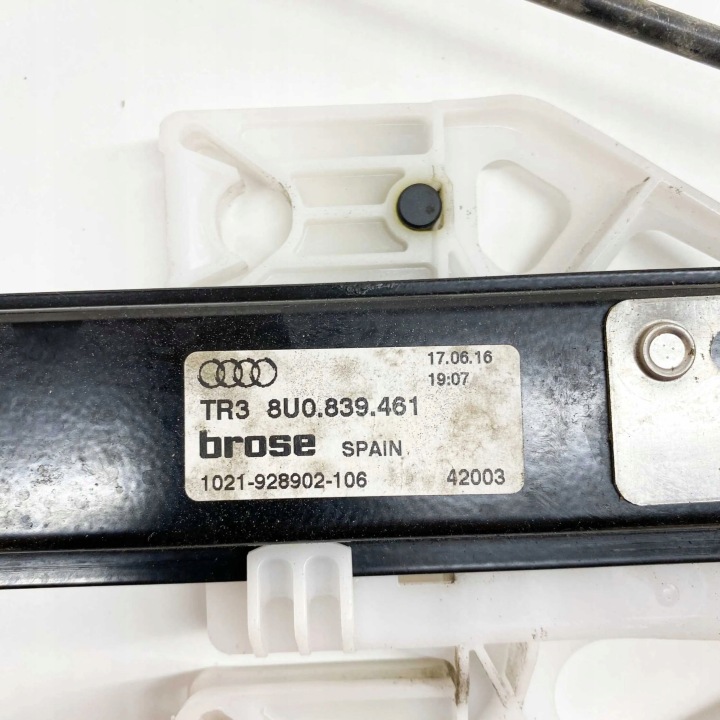 AUDI Q3 8U 2016 ARRIÈRE CÔTÉ GAUCHE ÉLECTRIQUE ÉLÉVATEUR VITRES PORTES ARRIÈRE