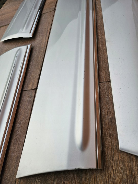 JEEP GRAND CHEROKEE WJ 99-04 MOULURE PORTES DROIT ARRIÈRE CHROME