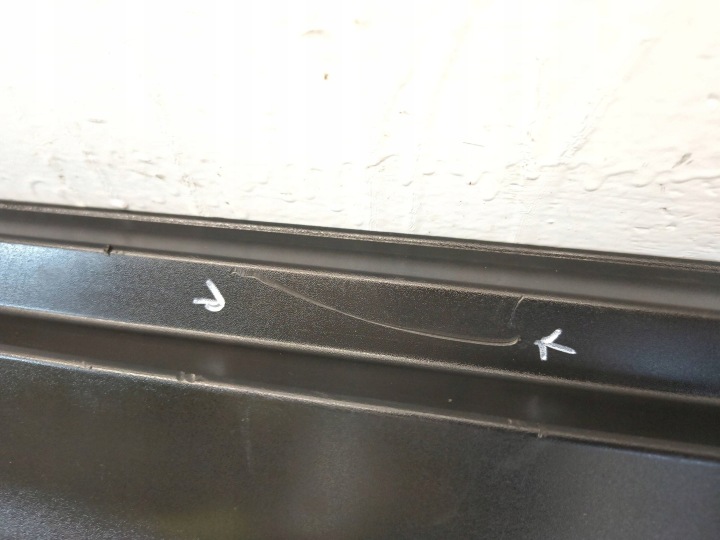 MOULURE SEUIL DROITE SEUIL NISSAN VERSA TIIDA
