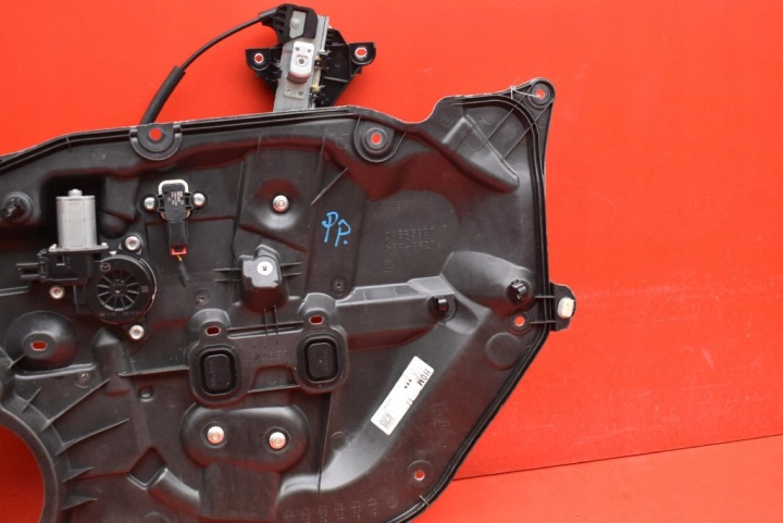 ÉLÉVATEUR VITRES DROITS AVANT PORTES MAZDA 5 (CW) D09L5897X 2.0L