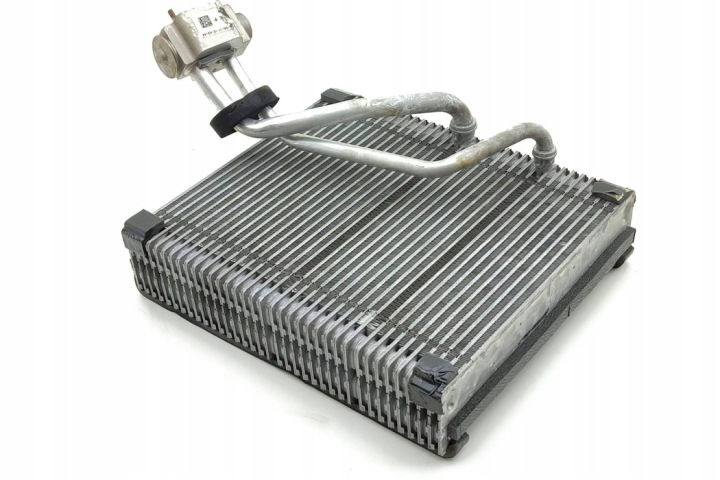 RADIATEUR CLIMATISATION SOUS PLANCHE PORSCHE CAYENNE (92A) 7P0820101A 3.0L