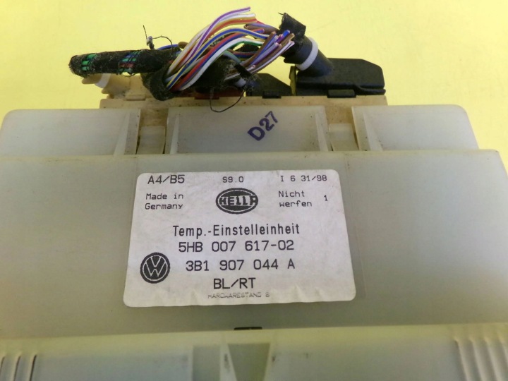 PANNEAU CLIMATISATION VOLKSWAGEN GOLF IV 5HB007617-02 NR355