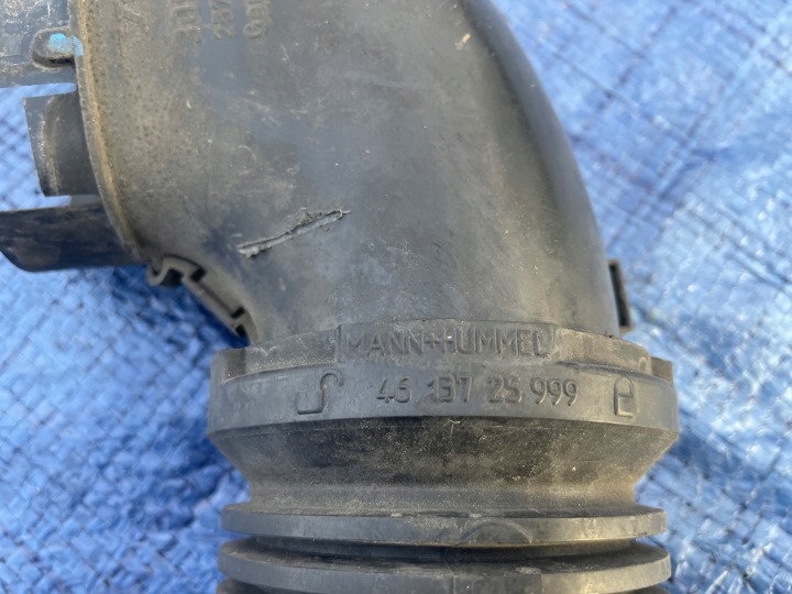 VOLVO C30 C70 2.5 T5 TUYAU CONDUIT D'AIR AIR 30677340
