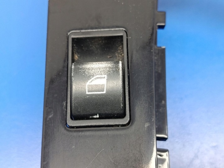 BMW 3 E46 BERLINE PANNEAU BOUTONS COMMUTATEURS VITRE AVANT 6902176