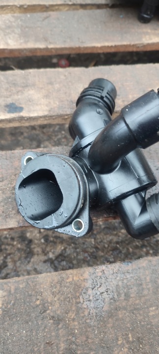 TUYAU FIL EAU AUDI A4 B8 8K 2.0 TDI CJC CJCB 03L121065K 03L121157AP