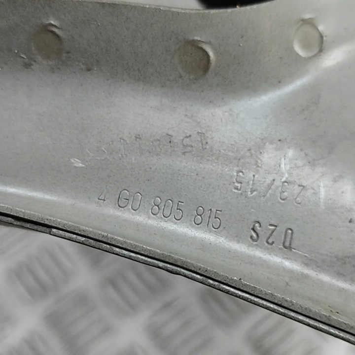 SUPPORT GARDE-BOUE GAUCHE AVANT 4G0805815 AUDI A6 C7 10-14