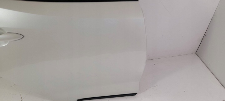 TOYOTA COROLLA E21 BERLINE COMPACTE PORTES ARRIÈRE DROIT 070 (T470)