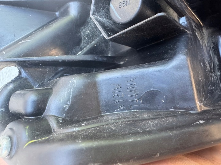 MAZDA II 2 LIFT PHARE GAUCHE AVANT GAUCHE AVANT D43N-51040