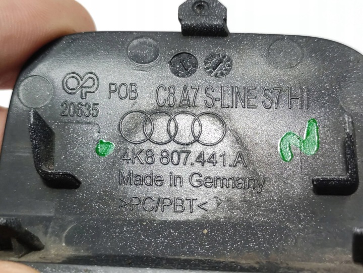 AUDI A7 C8 S-LINE BOUCHON CROCHET PARE-CHOCS ARRIÈRE 4K8807441A