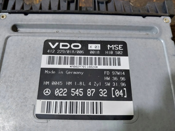 CONTRÔLEUR MODULE ECU MOTEUR MERCEDES-BENZ C W202 1.8 0225458732