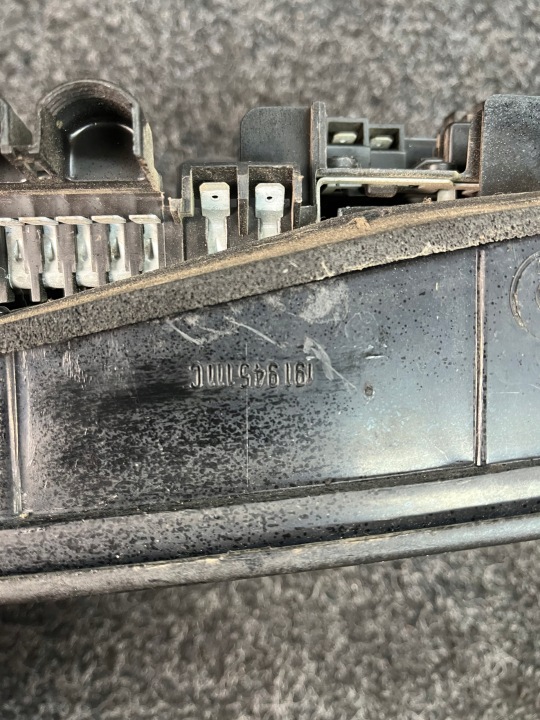 VW GOLF II PHARE GAUCHE ARRIÈRE 191945257