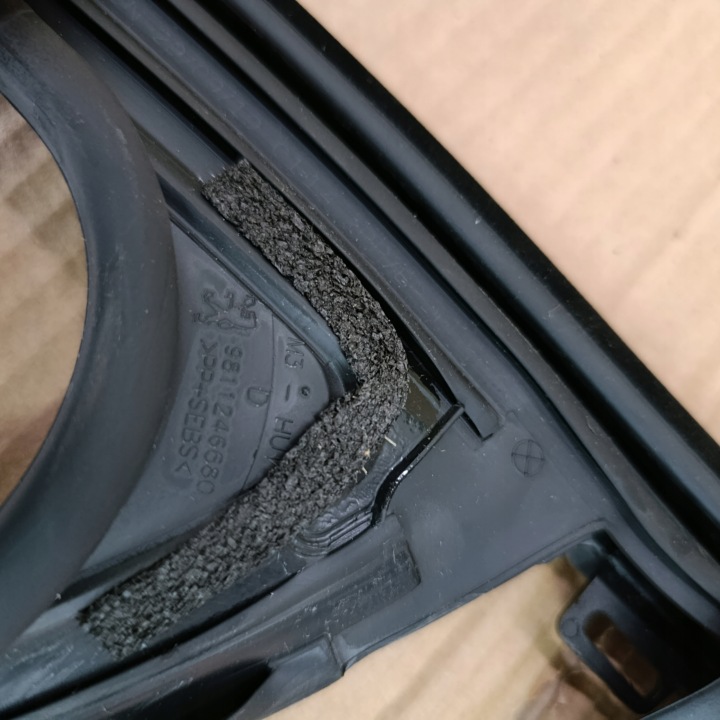 PEUGEOT 3008 II MOULURE JOINT D'ÉTANCHÉITÉ PORTES DROIT AVANT 9811246680