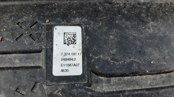 BMW X1 F48 JALOUSIE ADMISSION PANNEAU AVANT RENFORCEMENT 7374197 LUBUSKIE