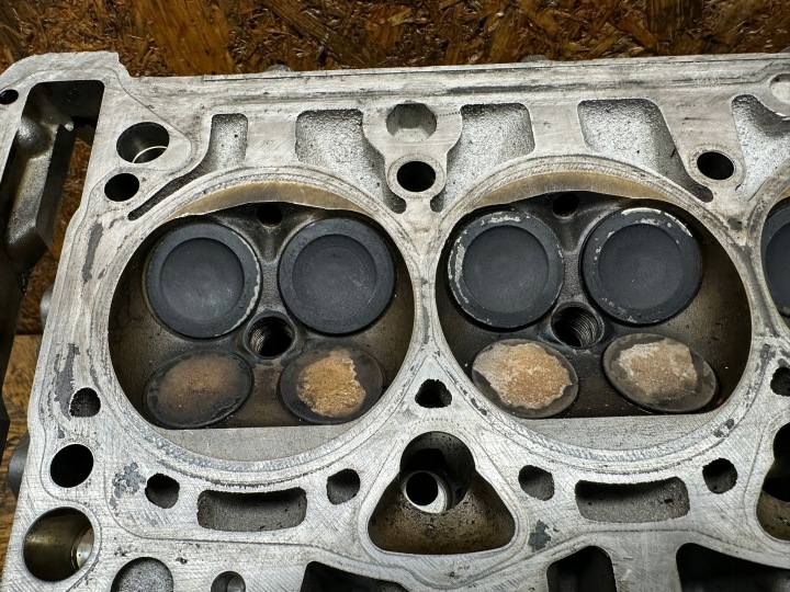 CULASSE COMPLÈTE ARBRES VW AUDI 1.8 2.0 TFSI 06H103373K
