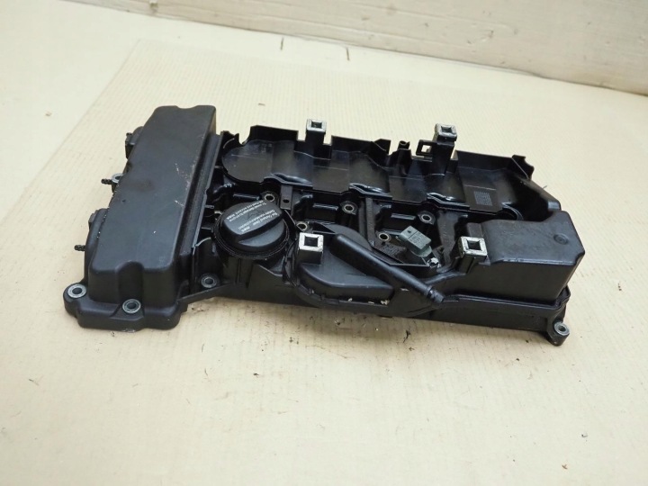 COUVERCLE DE SOUPAPES MERCEDES 1.8K A2710100530 W203