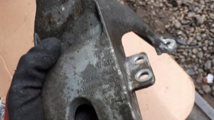 A4 B9 8W POIGNÉE MOTEUR DROITE SUPPORT 1.4 TFSI A5