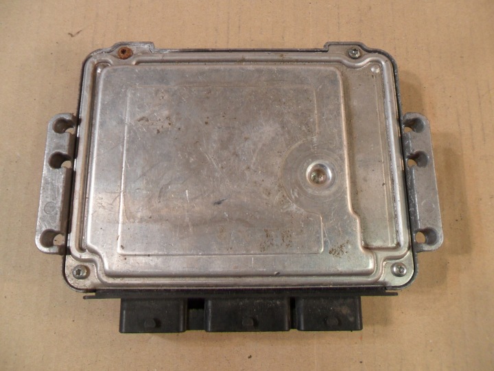 ORDINATEUR MOTEUR RENAULT MEGANE 1.9 DCI 0281011276
