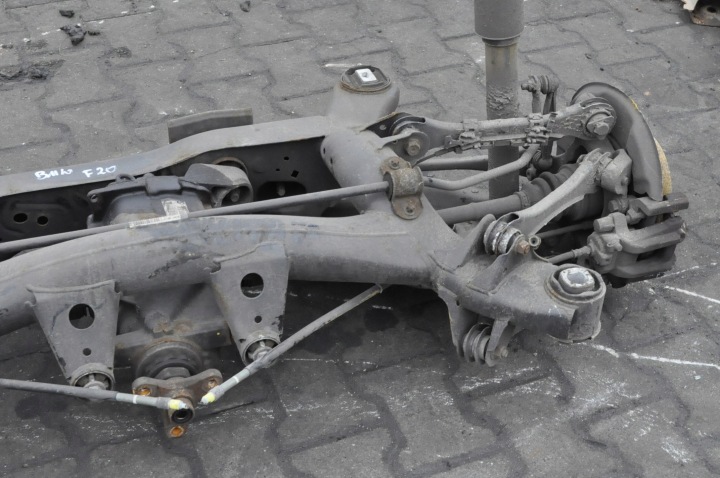 BMW F20 F21 2.0D SUSPENSION POUTRE ARRIÈRE DEMI-ESSIEU PONT 7605587 2.93