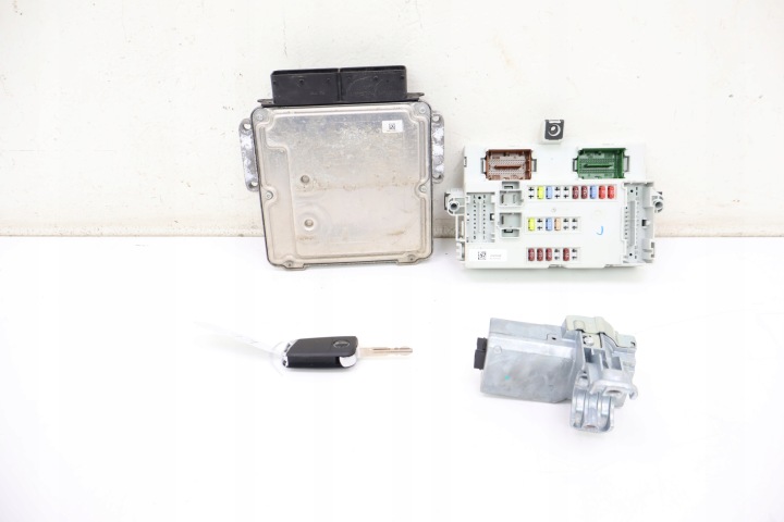 JEEP CHEROKEE KL 2.2 MTJ ORDINATEUR CONTACTEUR D'ALLUMAGE FUSIBLE 68145593AE, 68273258AE